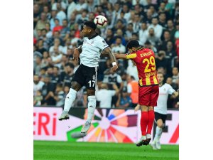 Lens bekleneni veremedi