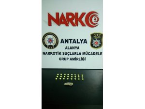 Alanya’da uyuşturucu operasyonu: 2 gözaltı