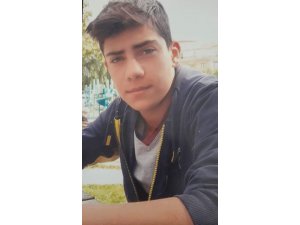 Parkta otururken fenalaşan çocuk hayatını kaybetti