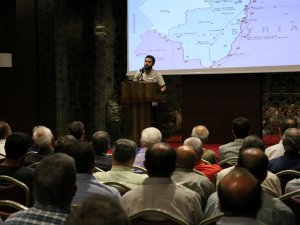 "İdlib'de yaşayan Suriyelilerin gözü kulağı Türkiye'de"