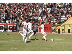 TFF 2. Lig: UTAŞ Uşakspor:3 - Manisaspor:0