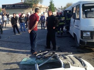 Konya'da minibüsle kamyonet çarpıştı: 1 ölü, 8 yaralı