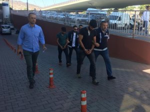 Yaşlı çiftin 344 bin TL’sini dolandıran sahte polisler yakalandı