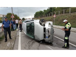 Samsun’da otomobil takla attı