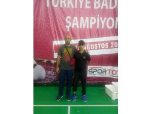 Vanlı badmintoncu milli takıma seçildi