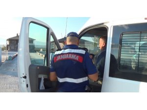Jandarmadan öğrenci servis minibüsleri denetimi