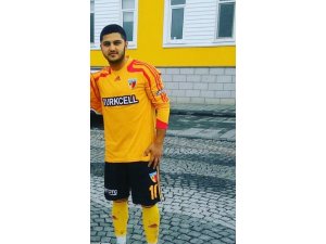Genç futbolcu trafik kazasında hayatını kaybetti