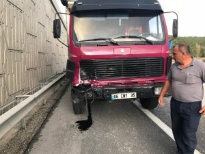 Kamyon otomobile çarptı: 3 yaralı