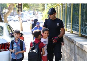 Polisten okul çevresi uygulaması