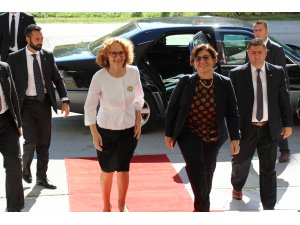 İtalya Savunma Bakanı Trenta Makedonya'da