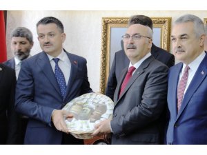 Mustafa Savaş; “Bakanlarımızın toplantıları yatırımcılarımızı memnun etti”