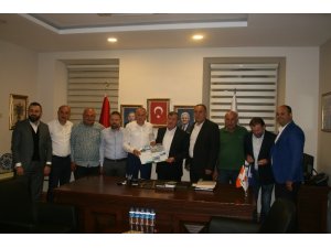 Sanayi esnafı yeni sanayi sitesi projeleriyle ilgili AK Parti İl Başkanı Revi ile görüştü