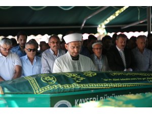 Kazada ölen amatör futbolcu ve babası son yolculuğuna uğurlandı