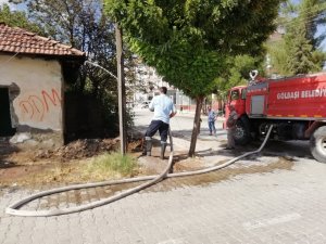 Metruk evde çıkan yangın büyümeden söndürüldü