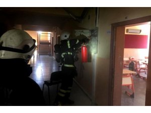 Hatay’da okulda trafo patladı