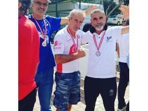 58 yaşındaki ama halen koşularda derece yapıyor