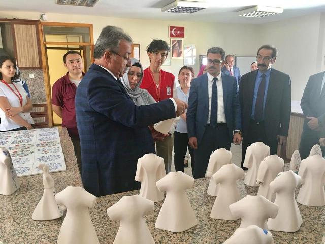 Karatay'da Çini Sergisi