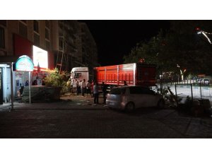 Tır, 7 aracı kullanılamaz hale getirdi