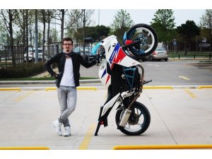 E-5 Karayolu’nda motosikletli magandanın tehlikeli tek teker şovu kamerada