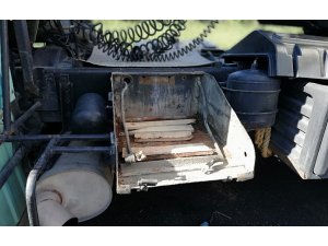 Park halindeki kamyonun aküleri çalındı
