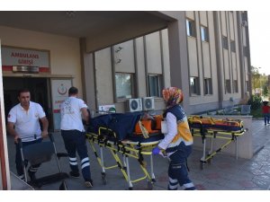 İki otomobil çarpıştı: 4 Yaralı