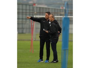 "Kafamızı öne eğecek bir şey yok"