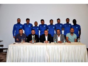 Kütahyaspor, kadrosuna 8 yeni futbolcu daha kattı