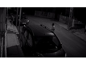 Ayakkabı hırsızlarının rahat tavırları ‘pes’ dedirtti