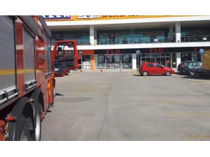 Edremit’te AVM’de yangın