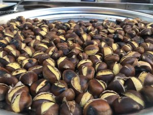 Kışın habercisi kestane tezgahlarda