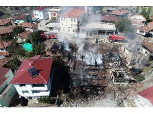 GÜNCELLEME - Samsun'da köyde yangın