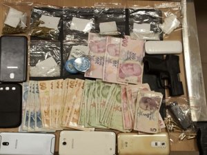 Polisten uyarıcı ve uyuşturucu hap operasyonu