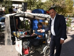 Sıhhi tesisatçılardan aşure ikramı