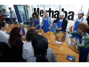 Terzioğlu, çalışanlarına aşure dağıttı