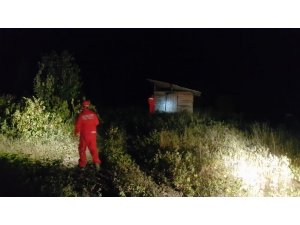 Ormanda kayboldu, ekipler saatlerdir onu arıyor