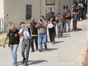 Fuhuş çetesi "dayak timi" kurmuş