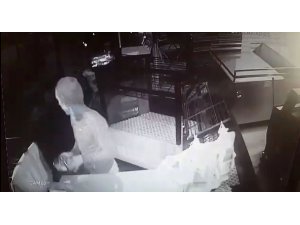 Sadaka kutusunu böyle çaldı