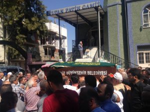 Bandırma’da kazada ölen İzmirli öğretmen toprağa verildi