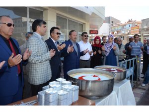 Sarıkaya Belediyesi aşure dağıttı