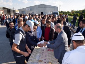 Başkan Pekyatırmacı'dan aşure ikramı