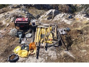 Patlayıcı madde ile kaçak kazı yapan 6 kişi yakalandı