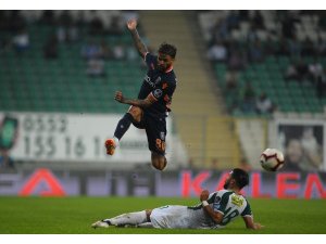 Spor Toto Süper Lig: Bursaspor: 0 - Medipol Başakşehir: 0 (İlk yarı)