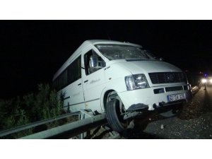 Gaziantep’te tarım işçilerini taşıyan minibüs devrildi: 15 yaralı