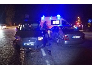 Zonguldak’ta iki otomobil çarpıştı: 2 yaralı