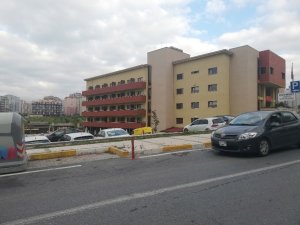 Görme engelli yaşlı adam huzur evindeki balkondan düşerek hayatını kaybetti
