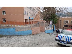 Tosya’da okula silahla ateş eden şahıs tutuklandı