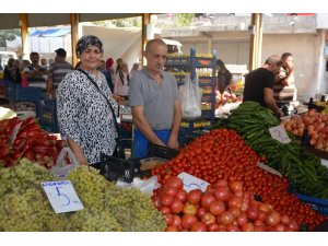 Anamur pazarında zam şampiyonu domates
