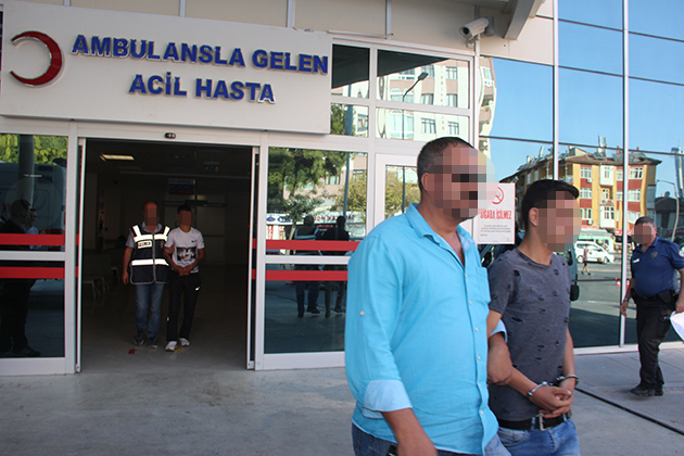 Camını kırdıkları otomobilden 32 bin lira çaldılar