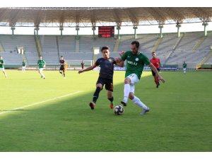 Karaköprü Belediyespor gol olup yağdı