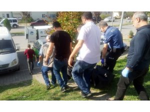 Sevgisine karşılık vermeyen kadını silahla vurup intihar etti